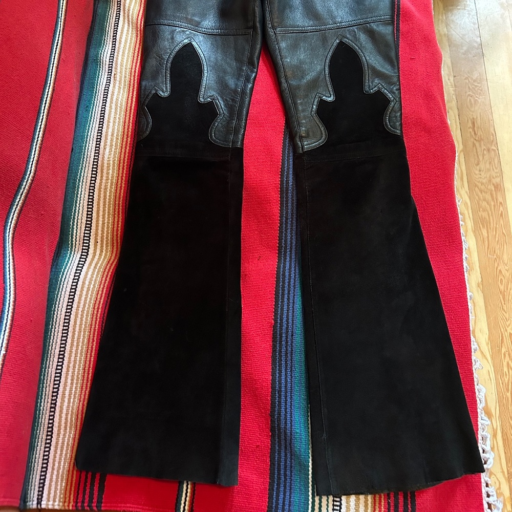 Bebe GORGEOUS vintage Y2K does 70s low waist flared leather suede pants 0